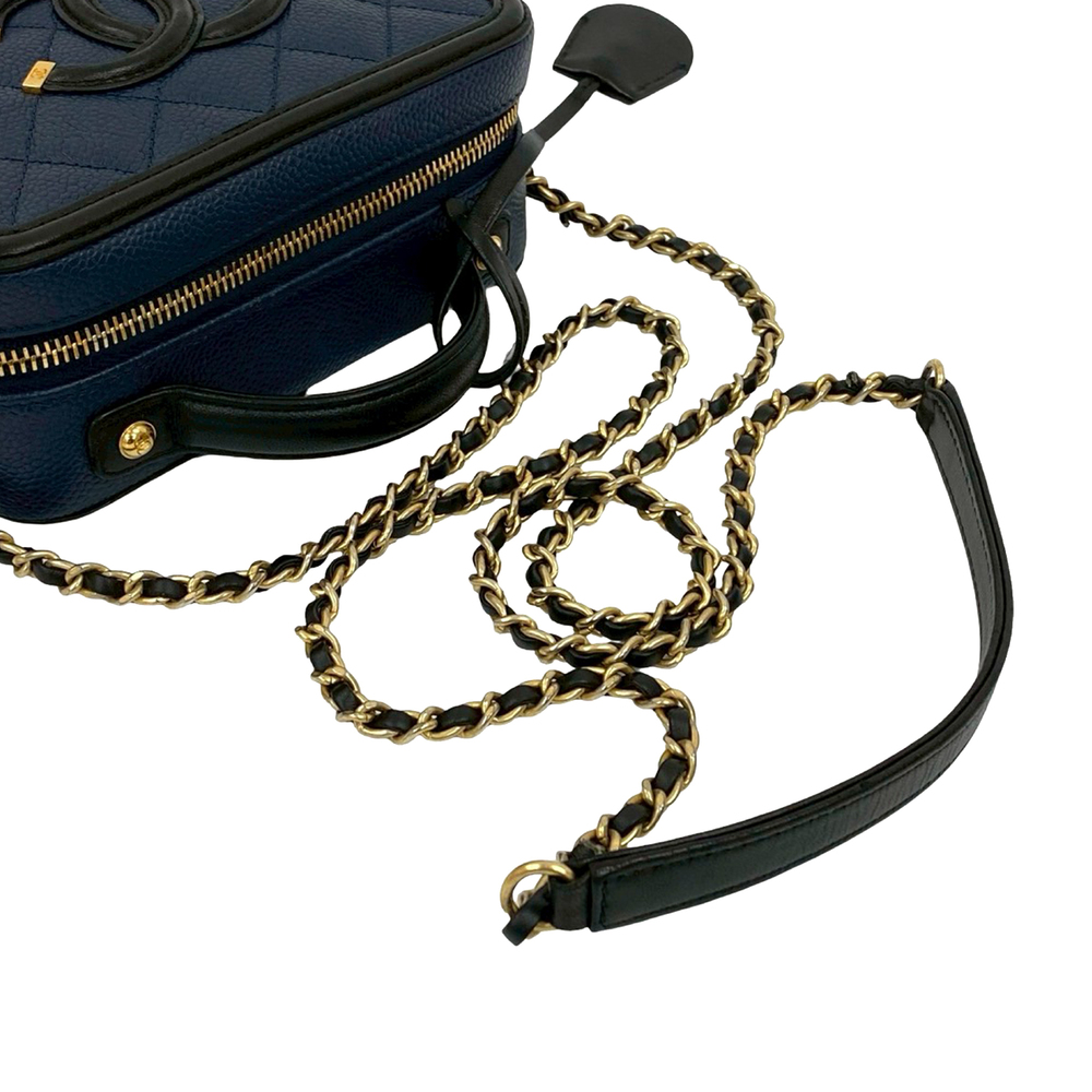 Pre-Loved Chanel Small Bicolor Caviar CC Filigree Vanity Case - Picture 9 of 9
